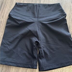 Unified High Wasted Shorts 6”